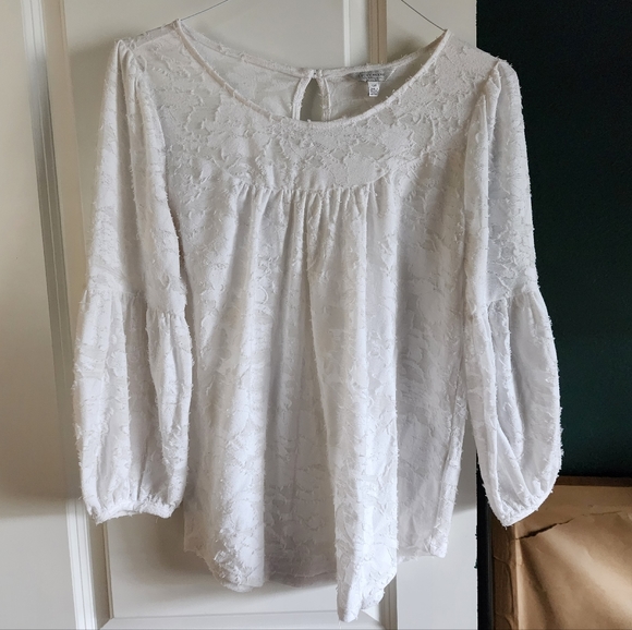 Lucky Brand Tops - Lucky Brand white flowy top